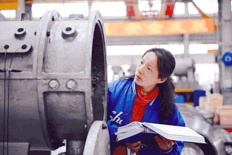 美女设计师造“中国芯”, 140万吨挑战西方垄断