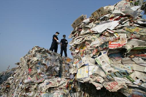 南京海关查证走私废塑料1.65万吨