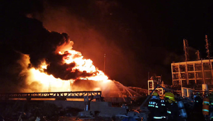 江苏响水化工厂爆炸事故已造成44人死亡 危重32人