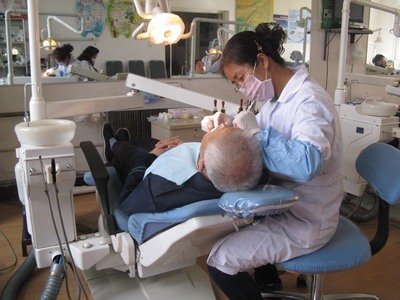 比卖茅台还赚钱！部分口腔企业毛利高达93%