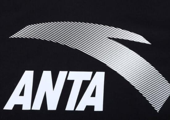 安踏废弃塑料瓶制作高品质服装