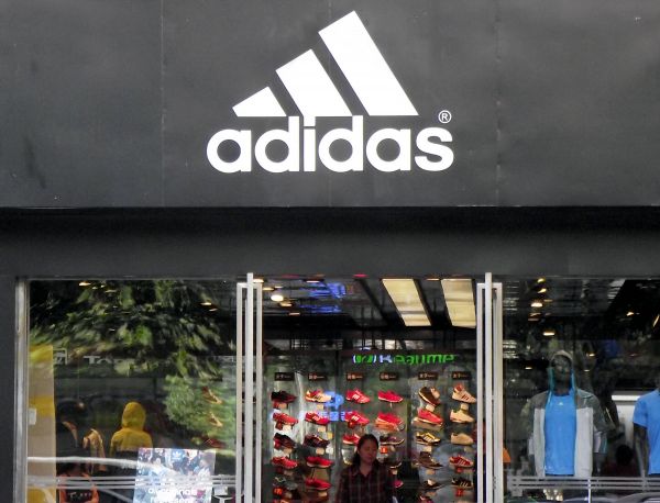 阿迪达斯宣布关闭德美智能工厂 生产将返中国越南