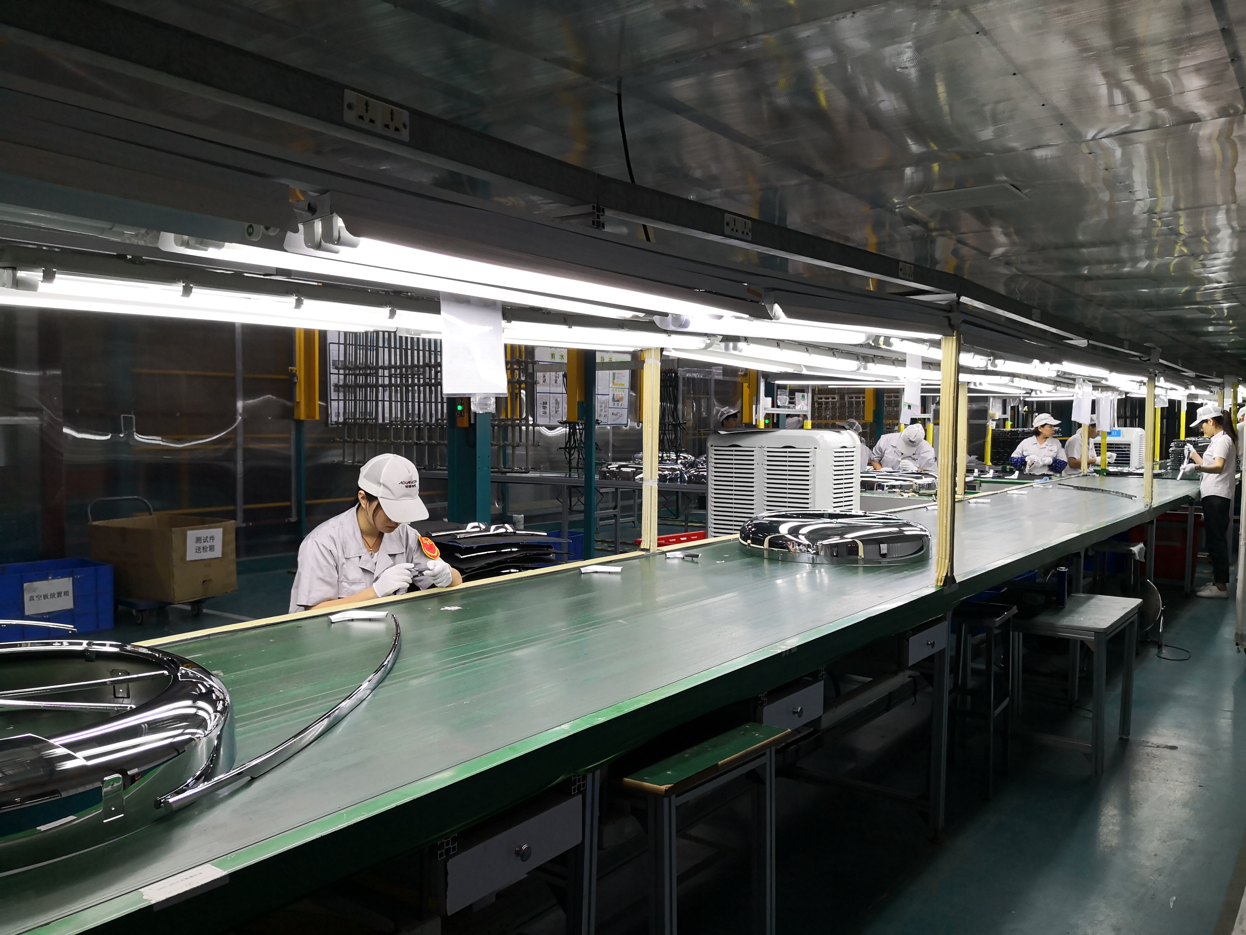 浙江、广东两省塑料制品生产量稳居全国前二名