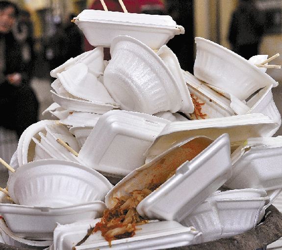 可降解产品有助解决外卖垃圾威胁城市生态问题