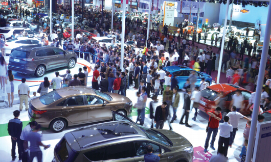 今年车市下滑约8% 明年或将继续走低