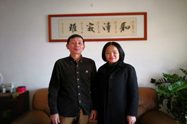 奔月塑胶：十年坚持，香飘四溢