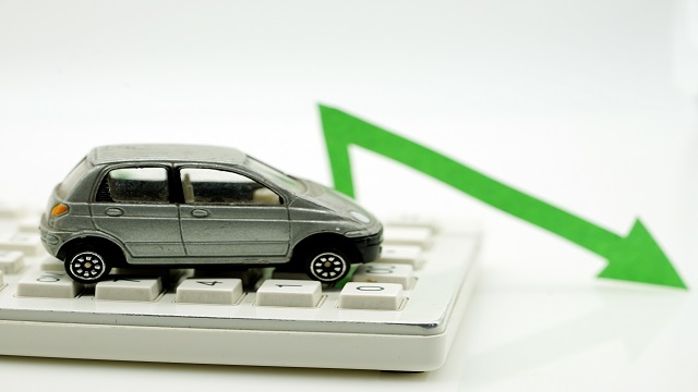 中国车市连续两年下行 新能源车年产销首现负增长