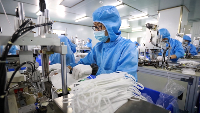 风浪中的外贸代工厂：口罩业务支撑，凸显中国制造高效