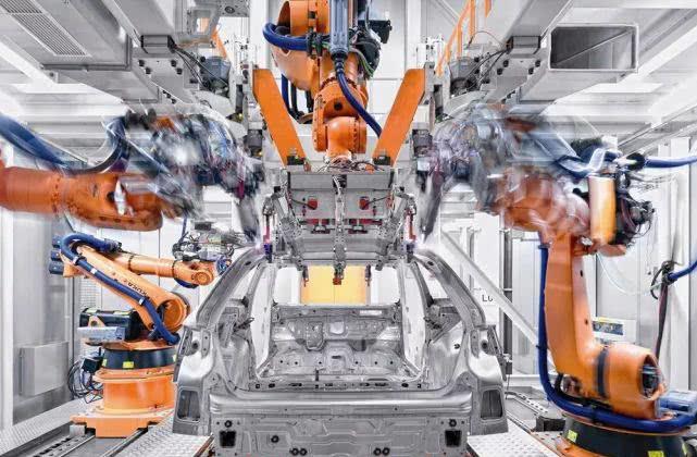 美国三大汽车制造商复工