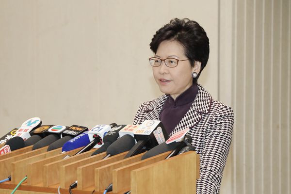 林郑月娥回应美国制裁措施：任何制裁都不会吓怕我们