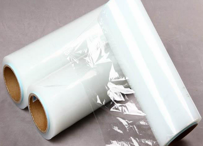 正规保鲜膜不存在致癌风险，但PVC保鲜膜使用要避开油和酒