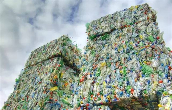 2016年至2040年将产生13亿吨塑料垃圾