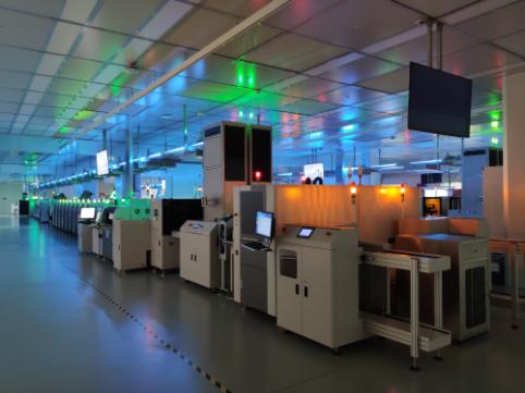 雷军揭秘小米“黑灯工厂”：总投资6亿元，可全程自动化无人生产