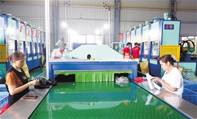 吴川塑料鞋业走“内循环”新路子