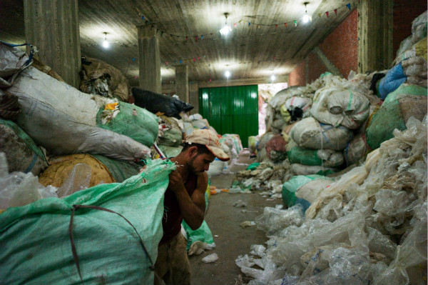 【网连世界】“新塑料经济”破解减塑难