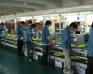 年轻人不爱上流水线，蓝领工人去哪找？急！