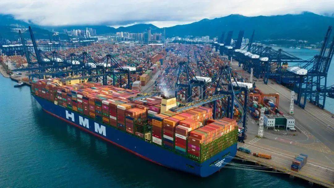 盐田港一号难求背后：全球海运行业陷入一片混乱