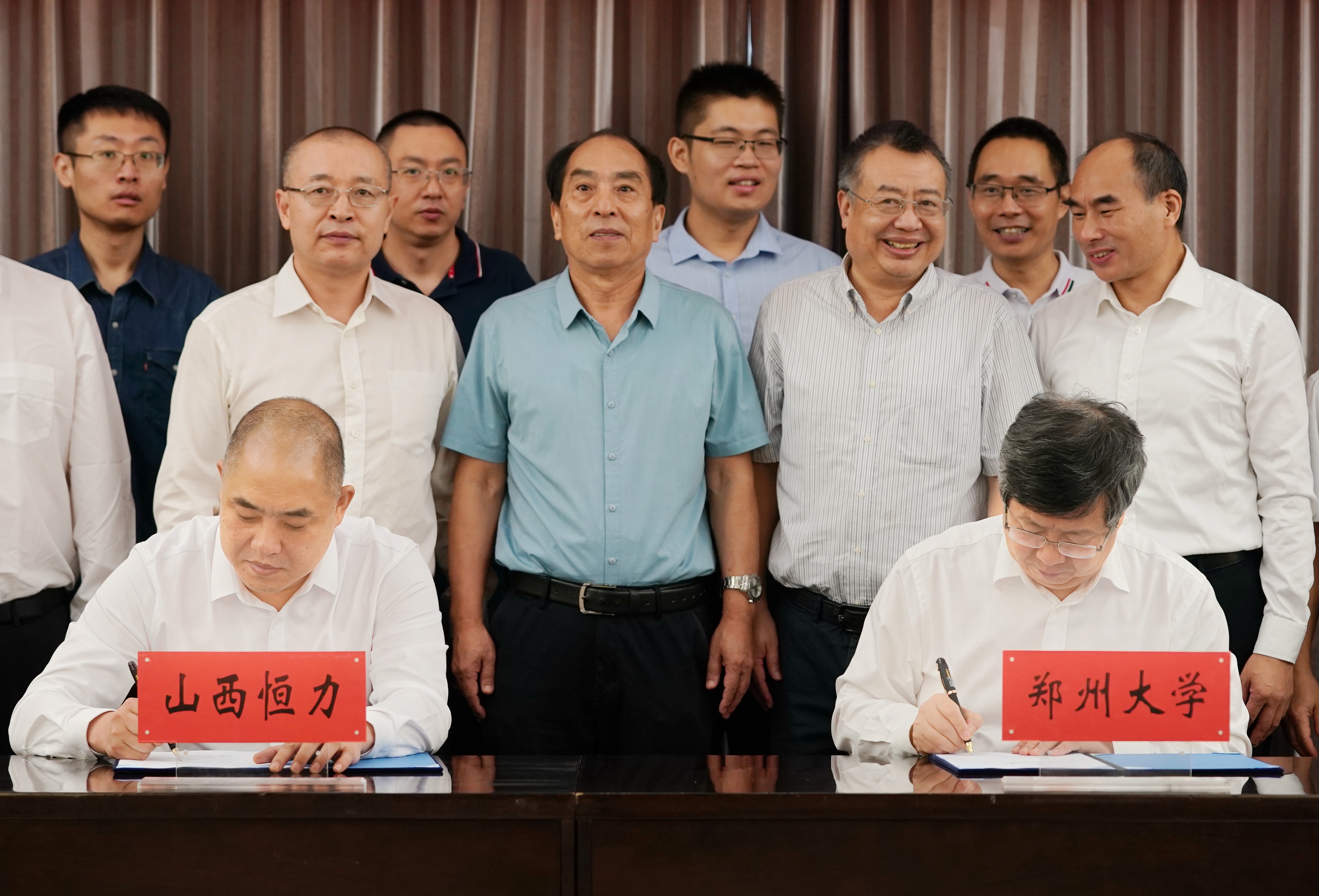 “长碳链及耐高温尼龙生产技术”专利技术转移合同签订仪式在郑州大学举行