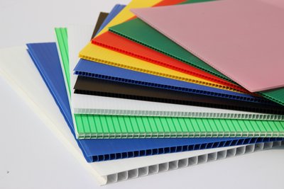 塑料中空板是用什么原材料做的？