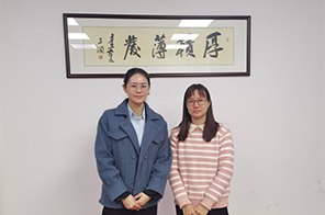 优哲塑料：车间全部配置自动机械手和自动剪水口设备