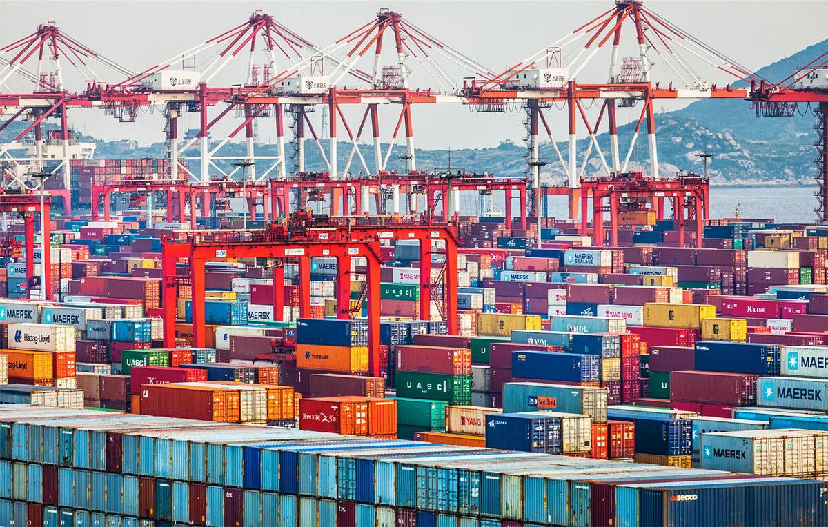 外贸出口连续下跌，海运需求降至低点，订单去哪了？